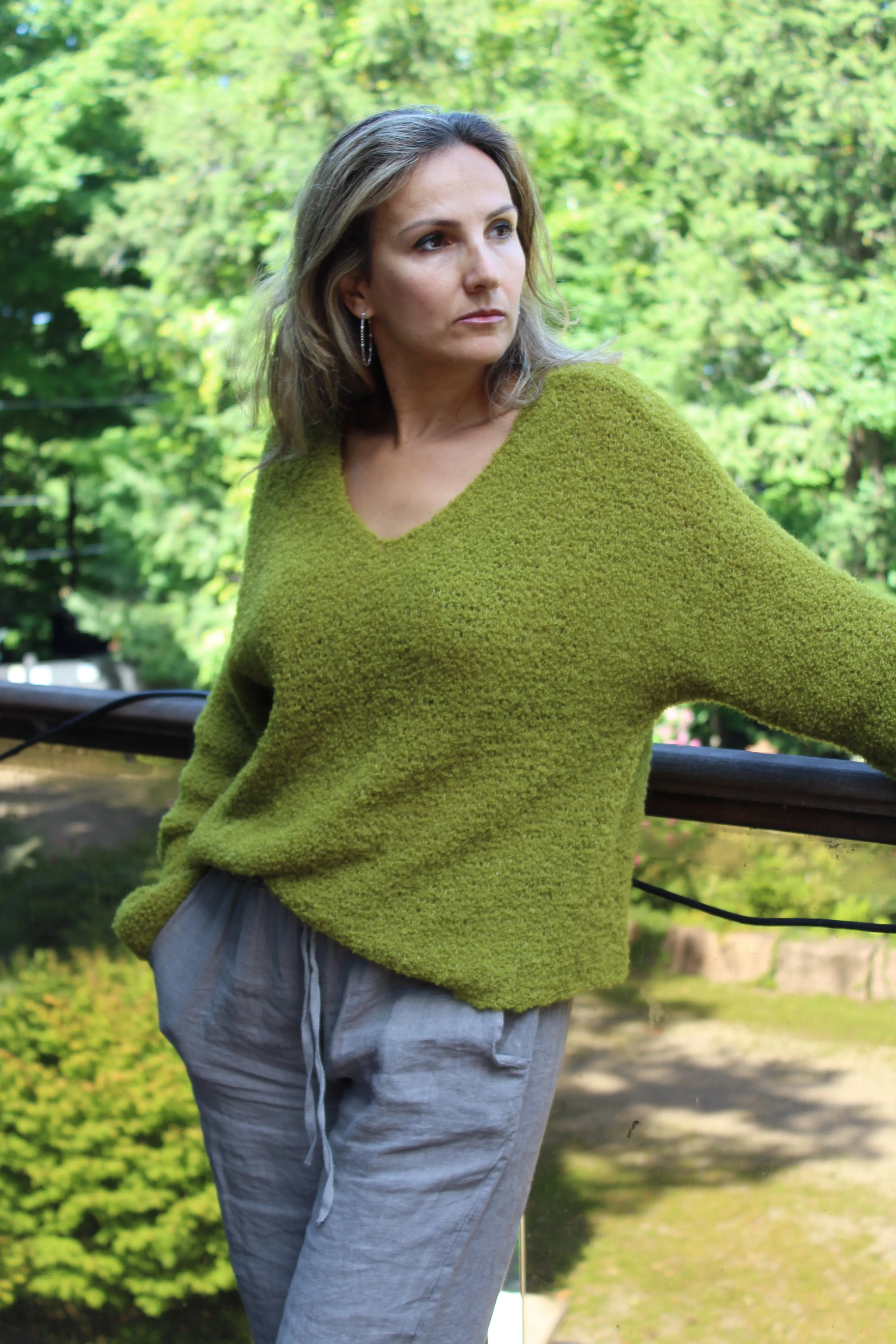 Alpaca wool hand knit sweater pullover.