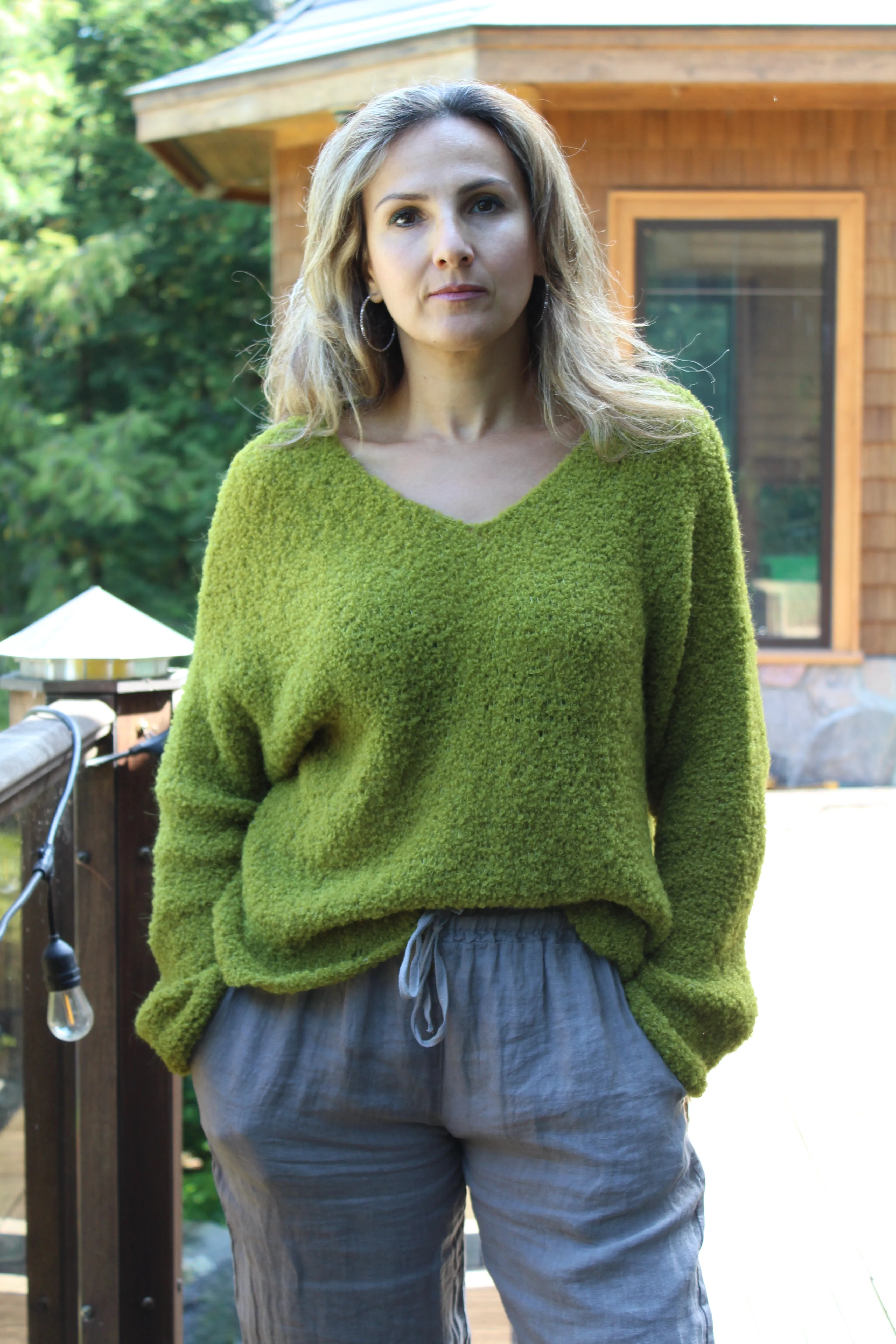 Alpaca wool hand knit sweater pullover.