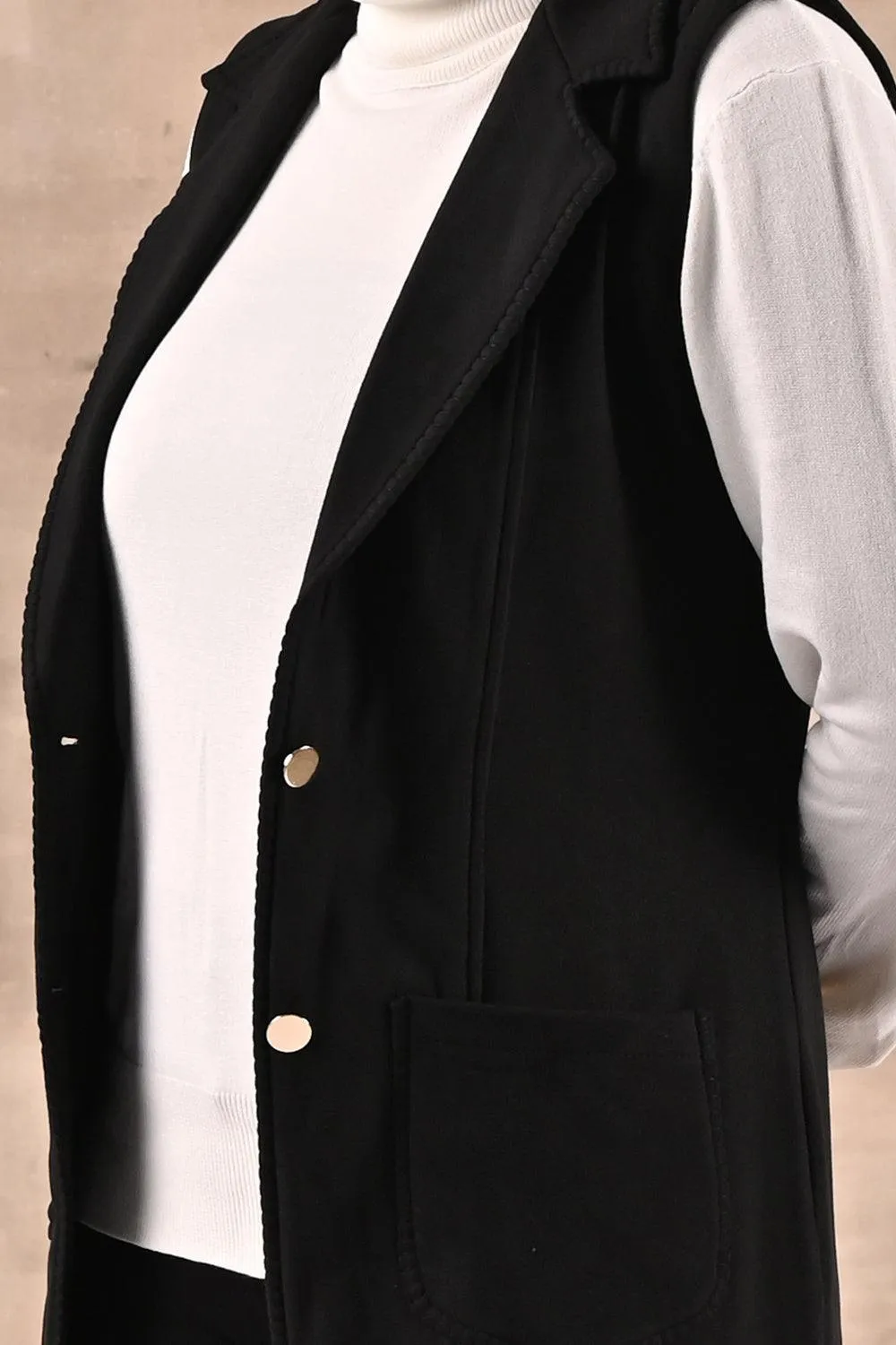 Black Sleeveless Trench Coat with Notch Collar