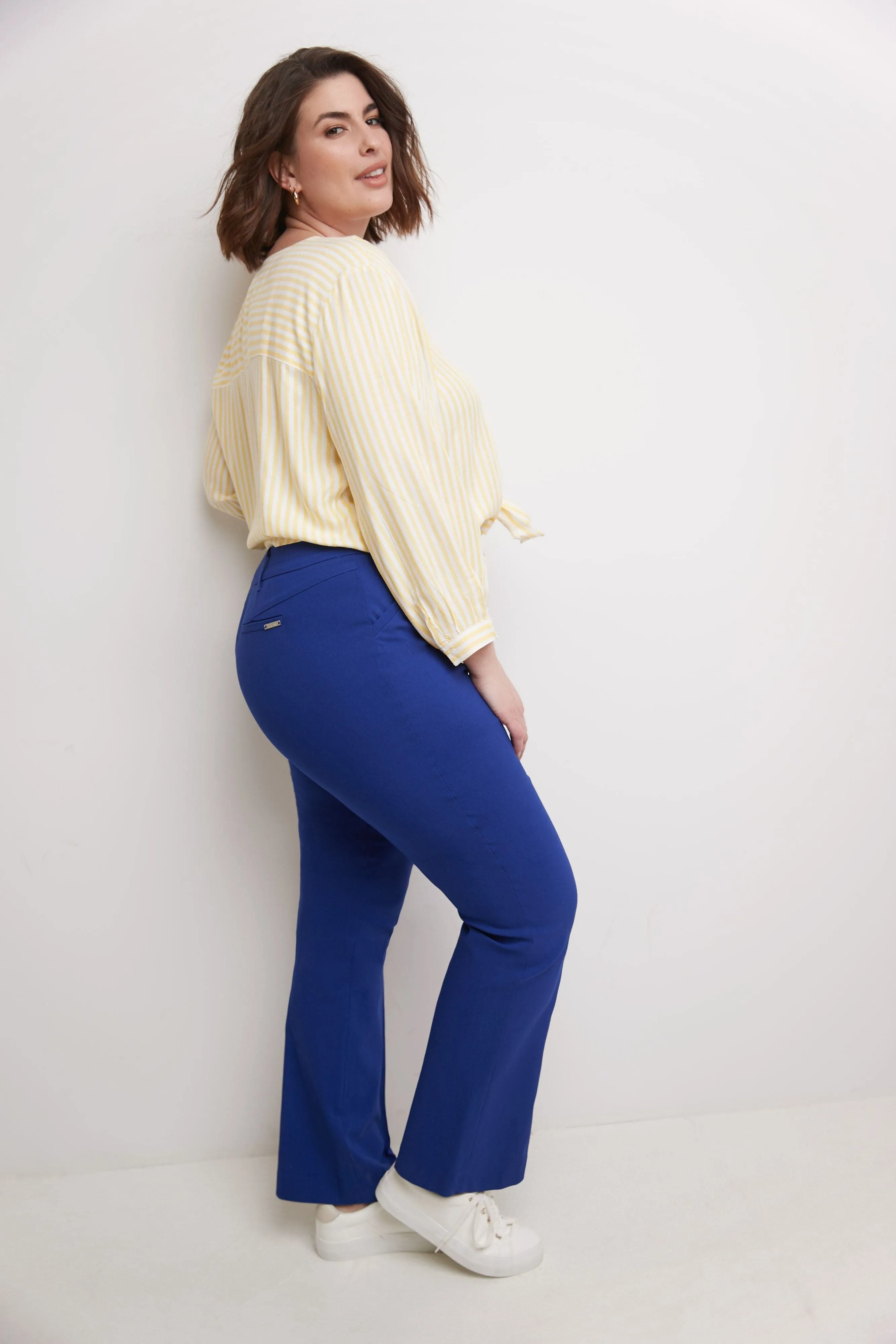 Curvy Pull-on Barely Bootcut Classic Pants