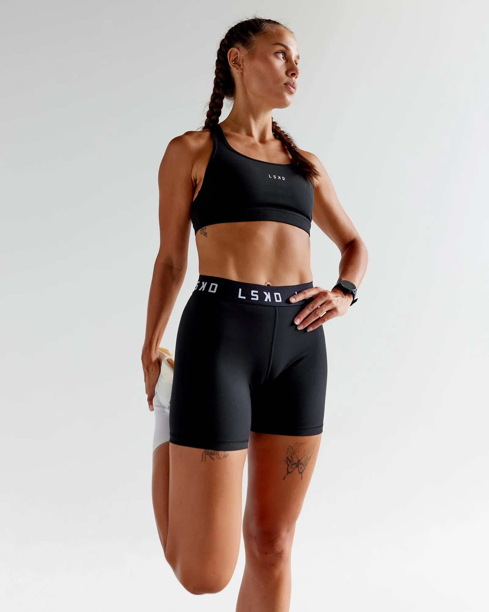 Extend Mid-Length Shorts - Black-White