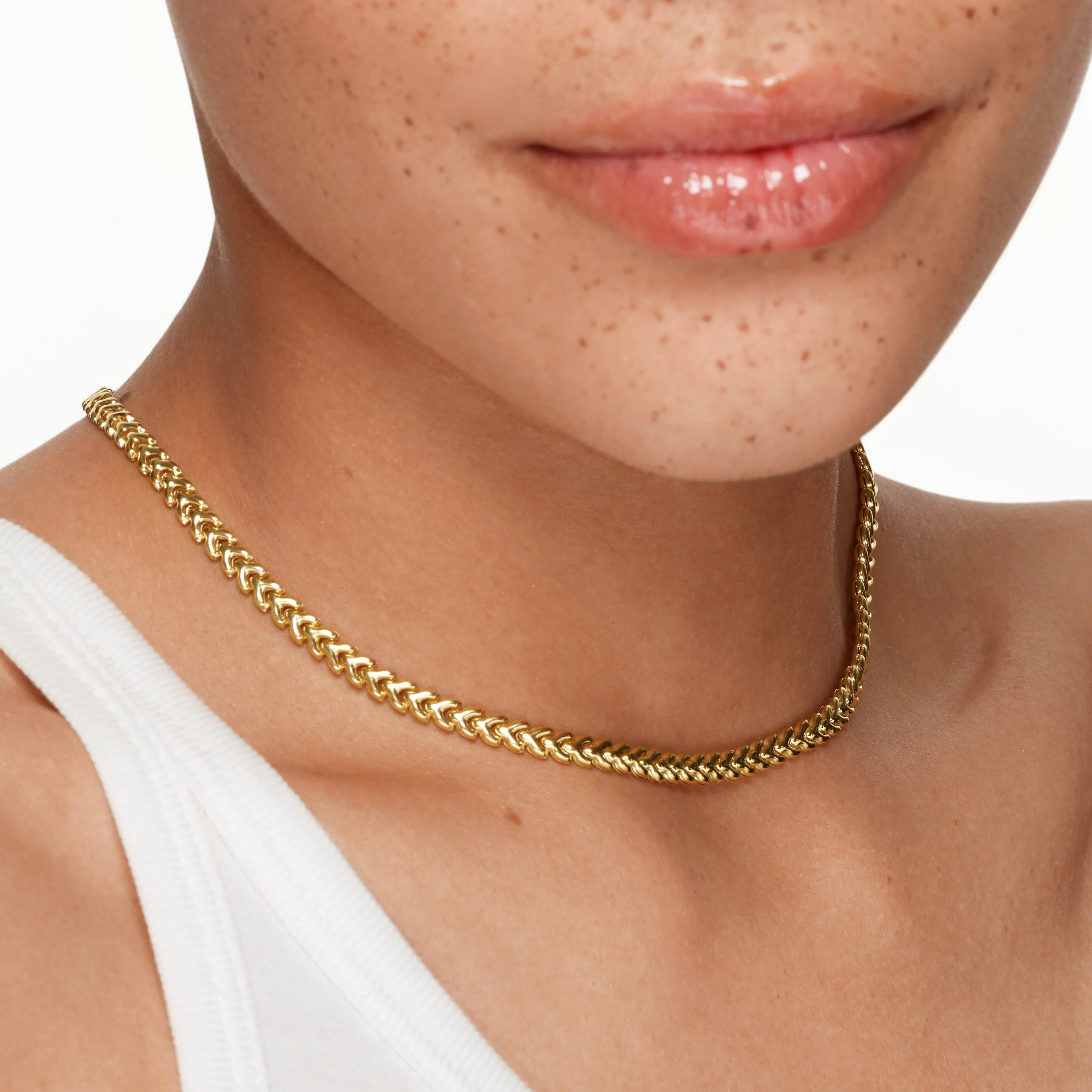 Fishtail Chain Necklace in Gold