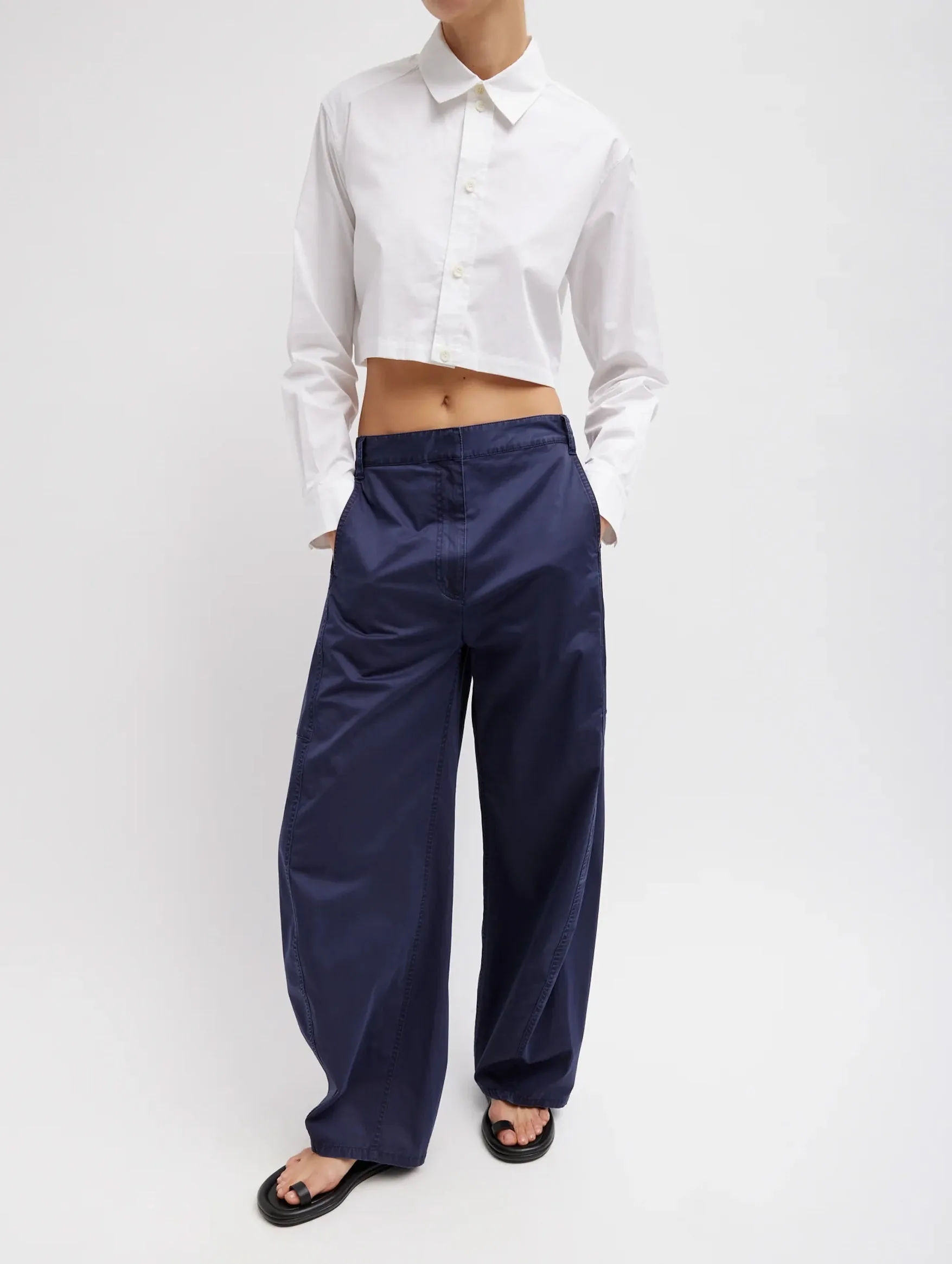 Garment Dyed Silky Cotton Sid Chino Pant in Navy - Short