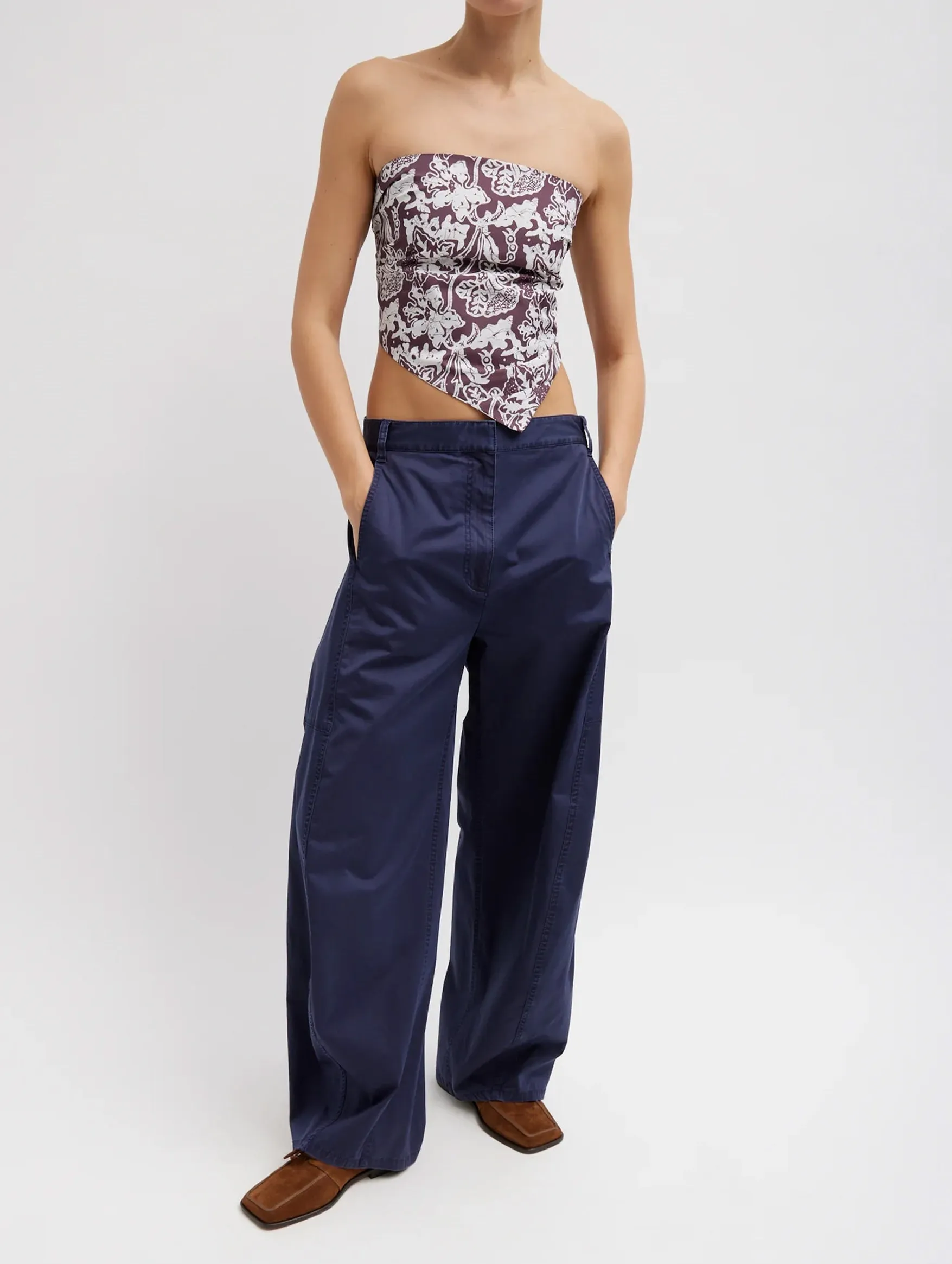 Garment Dyed Silky Cotton Sid Chino Pant in Navy - Short