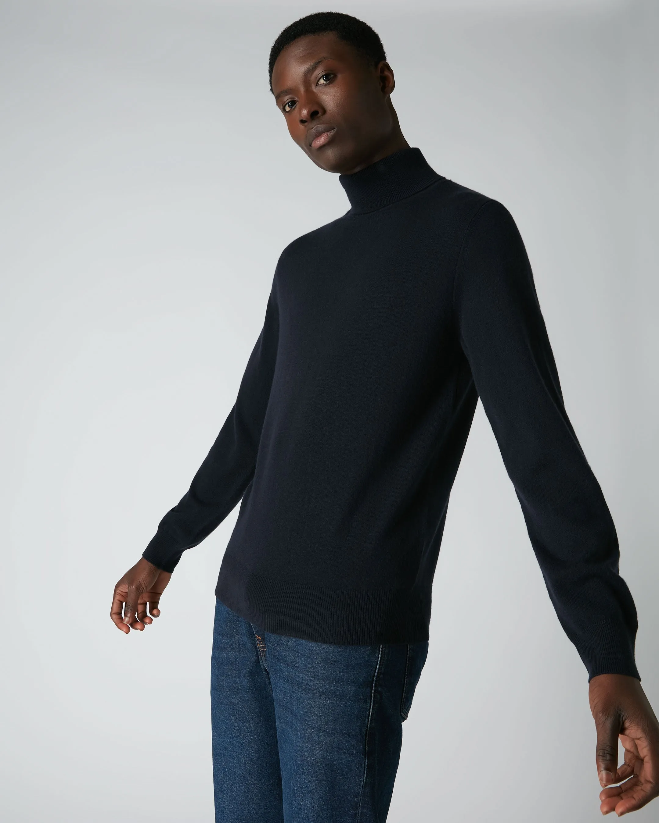 Men's Trafalgar Turtle Neck Cashmere Sweater Navy Blue