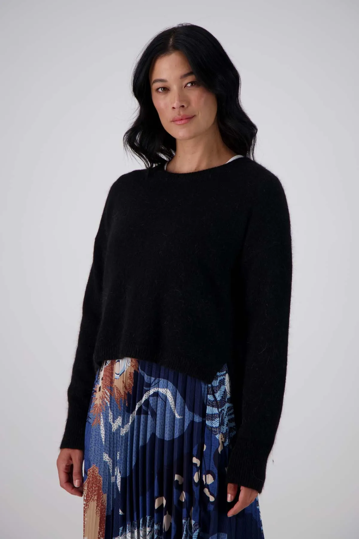 Portland Sweater Black in Angora