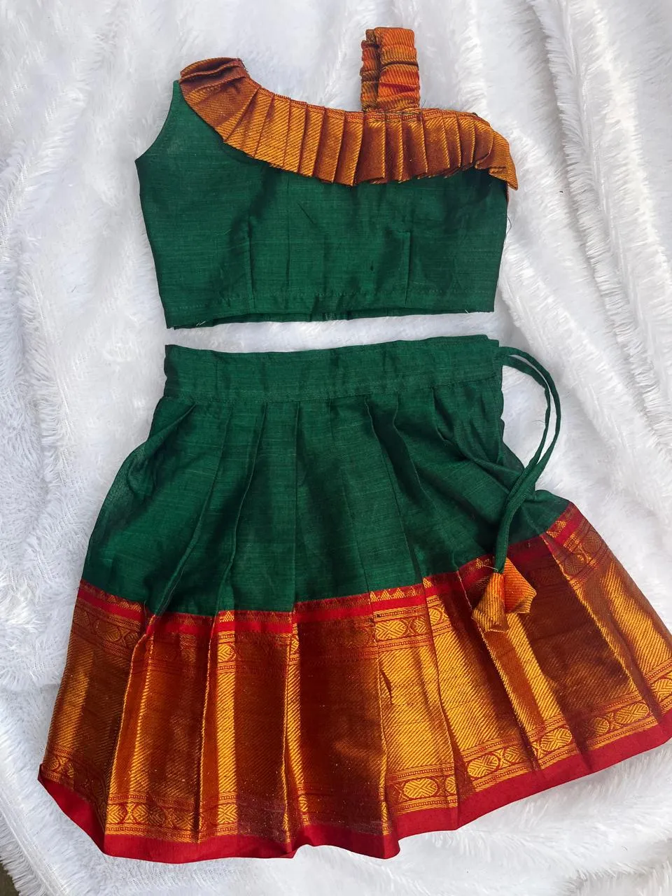 Pre-order Elegant Narayanpet Crop Top With Big Border Skirt