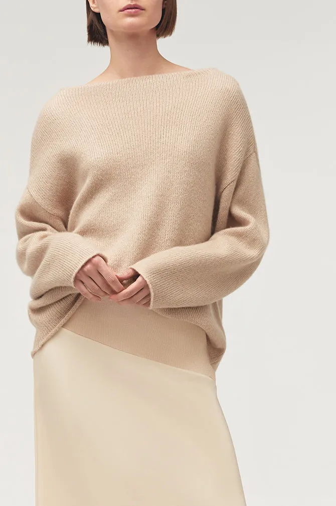 RELAXED SOFT NECK SWEATER