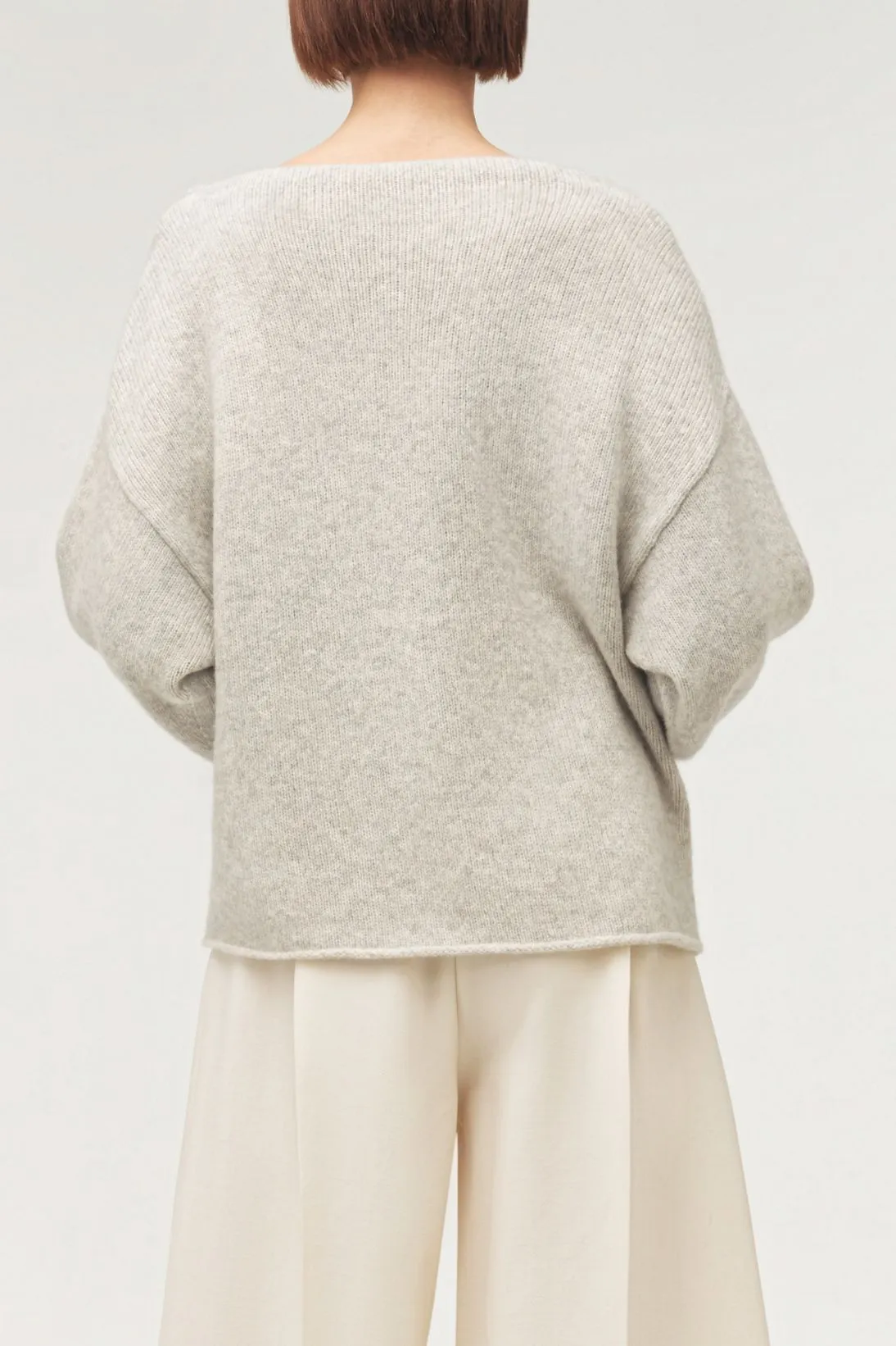 RELAXED SOFT NECK SWEATER