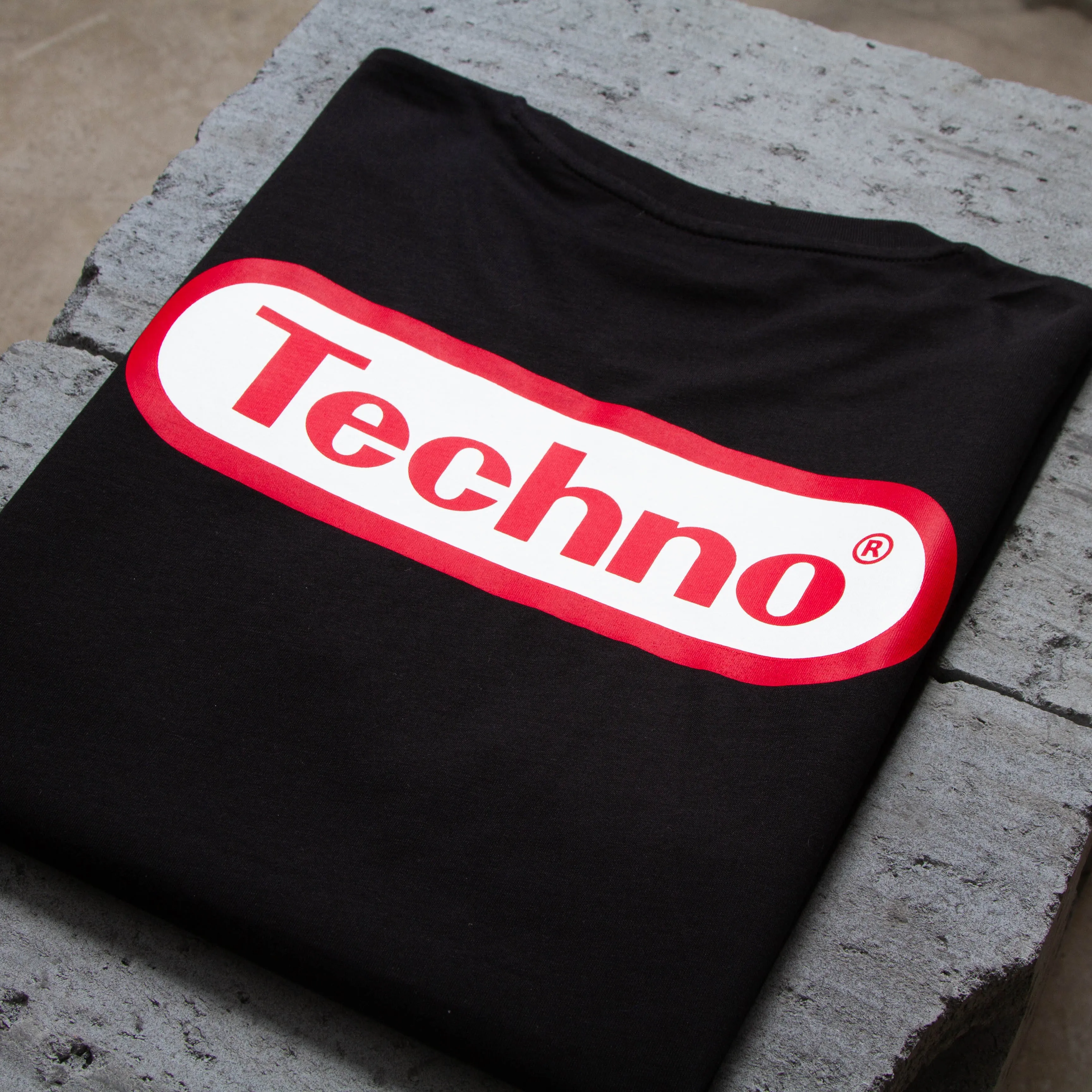 Super Techno Back Print - Tshirt - Black