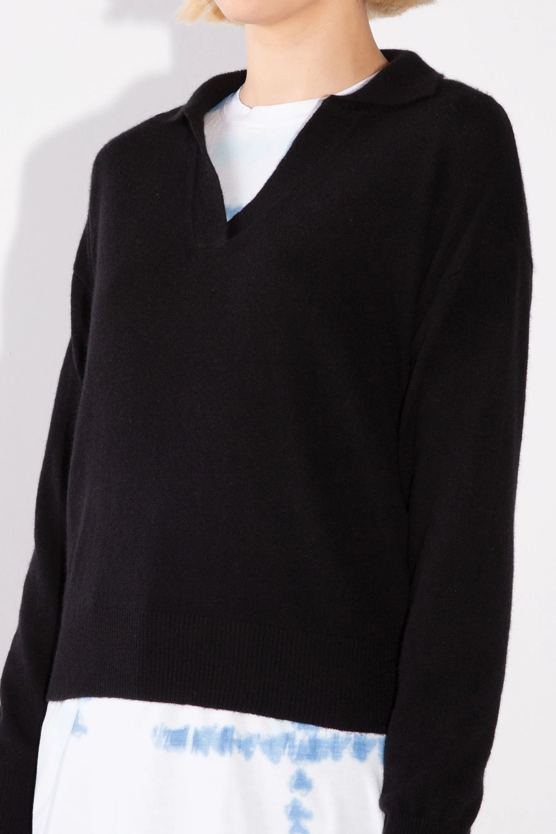 V-NECK PULLOVER SWEATER