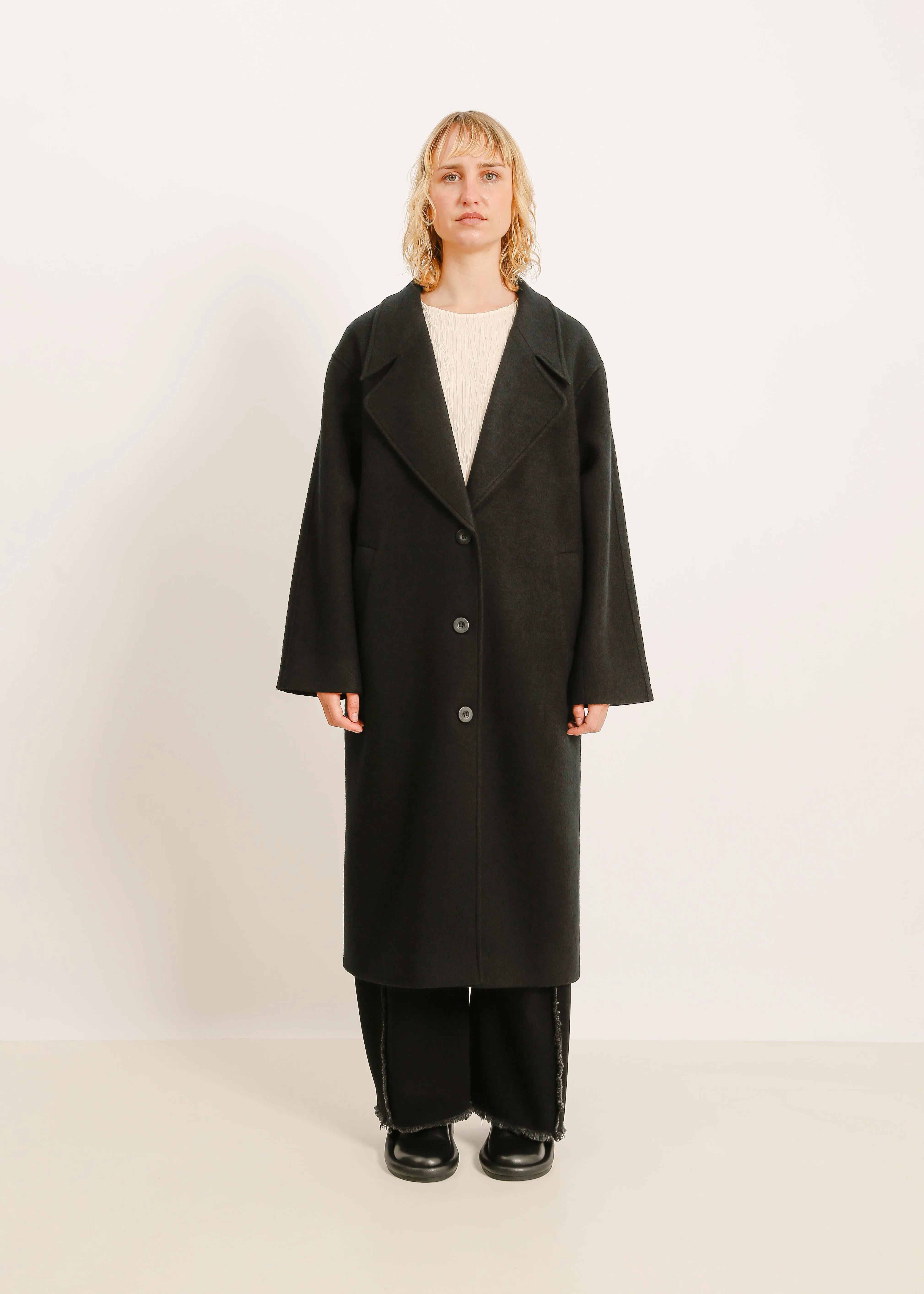 W24 | BANKS COAT / BLACK